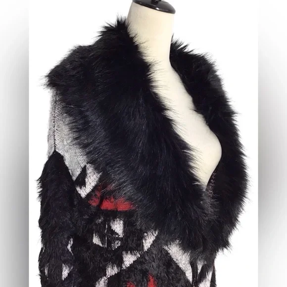 BCBG MAXAZRIA COZY AZTEC Faux Fur Trimmed Cardigan Womens Size Large - Picture 6 of 9